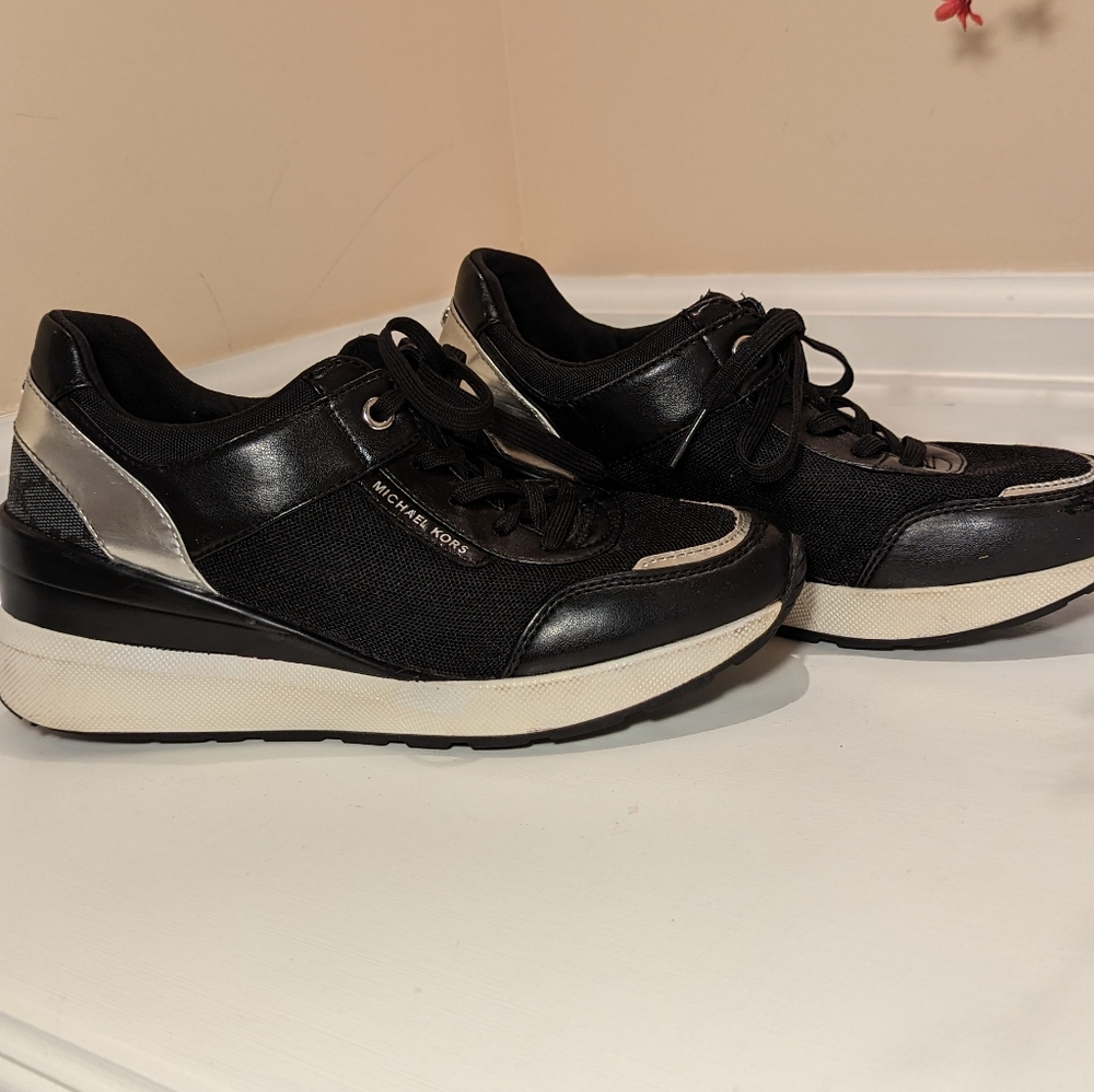 Michael kors women's 6.5 sneaker
